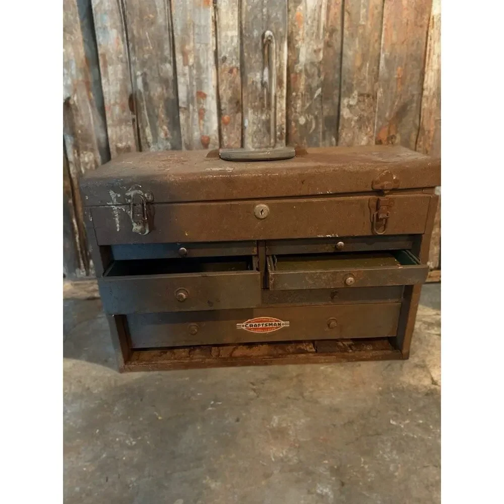 Craftsman Metal Tool Chest with Multiple Drawers